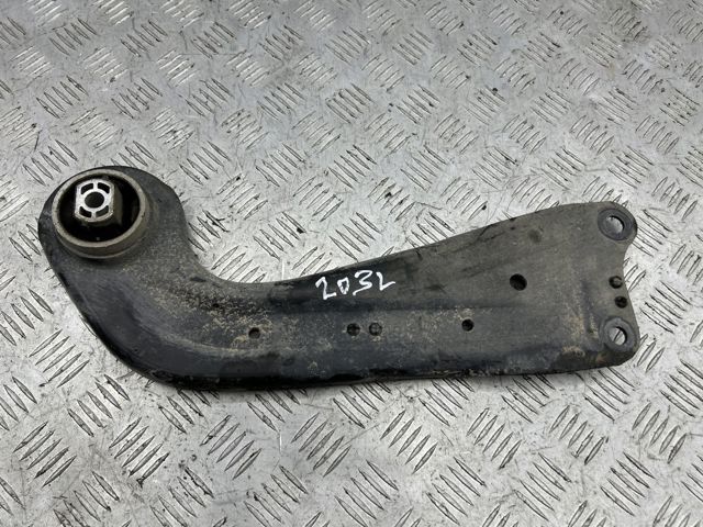 Рычаг/тяга задней подвески продольный нижний, левый 5QM505223 VAG