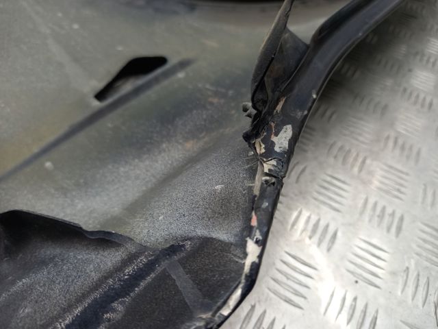 Переднее правое крыло 6008027E0D TESLA