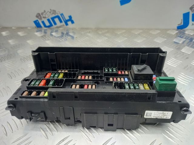 Монтажный блок предохранителей 61149259467 BMW