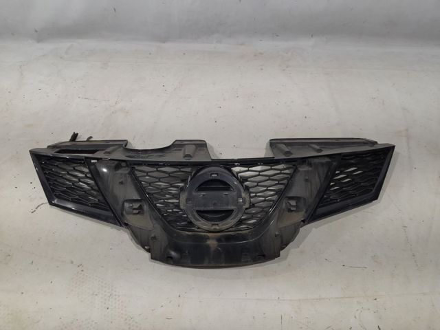 Решетка радиатора 623109TA0A NISSAN