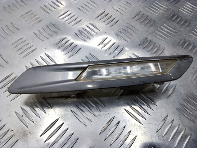 BMW 63137154168 Повторитель поворота на крыле правый в наличии Павлоград