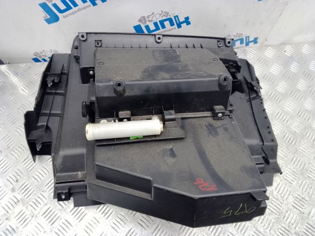 NISSAN 681025AA0A в наличии Украина
