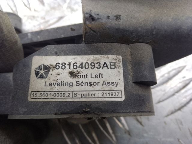 Датчик уровня положения кузова, передний левый 68164093AB CHRYSLER