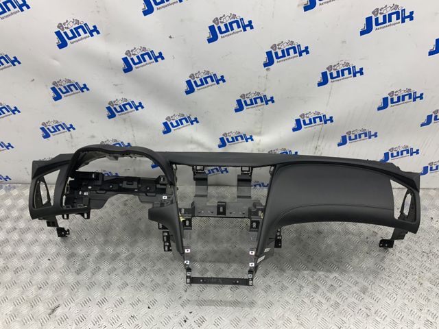 Передняя панель 682005CB5A NISSAN