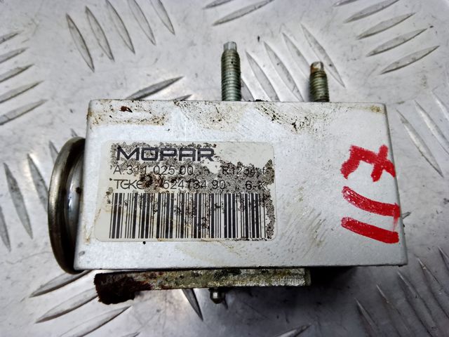 Клапан TRV, кондиционера 68348181AA CHRYSLER