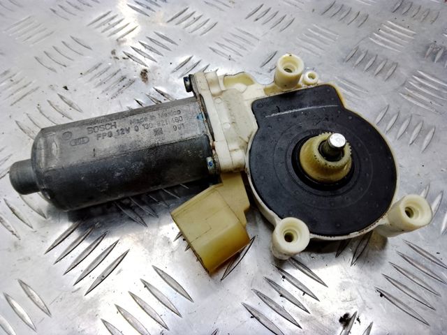6967261 BMW Мотор стеклоподъемника двери передней левой купить в Павлоград