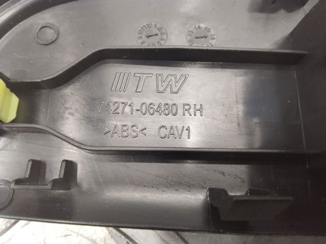 TOYOTA 7427106480 в наличии Полтава
