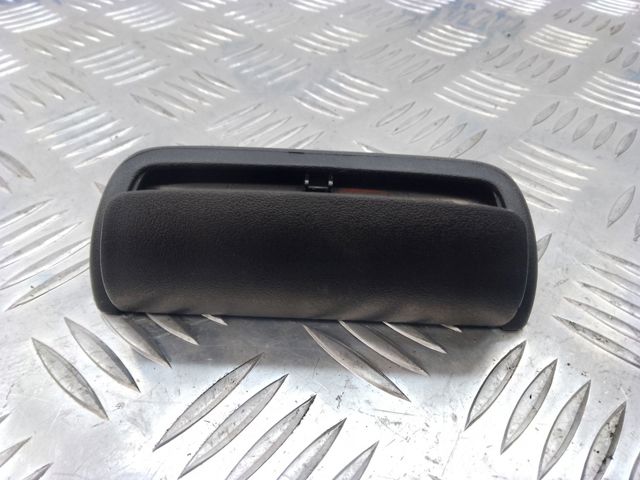 Ручка закрытия крышки багажника внутреняя 7464951010 TOYOTA