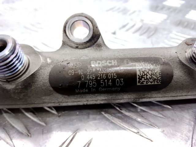Распределитель топлива (рампа) 7795514 BMW