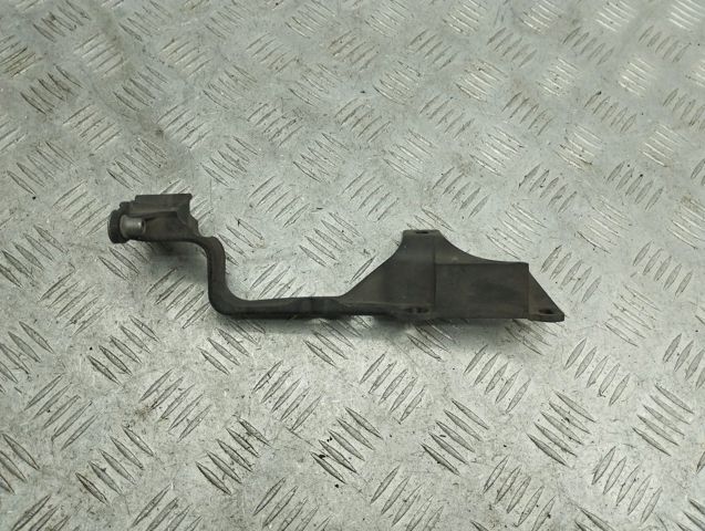 Кронштейн передней панели правый 7L0805734 VAG