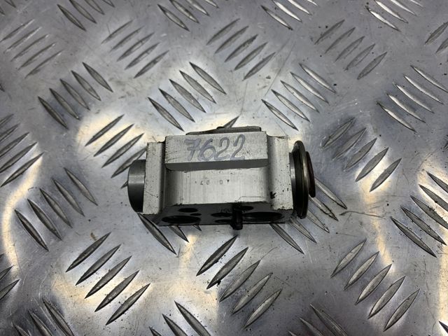 Клапан TRV, кондиционера 7L0820712A VAG