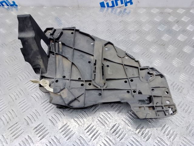 Кронштейн (адаптер) крепления фары передней правой 7L6941292 VAG