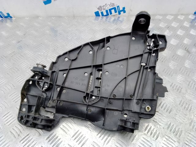 VAG 7L6941292 Кронштейн (адаптер) крепления фары передней правой в наличии Павлоград