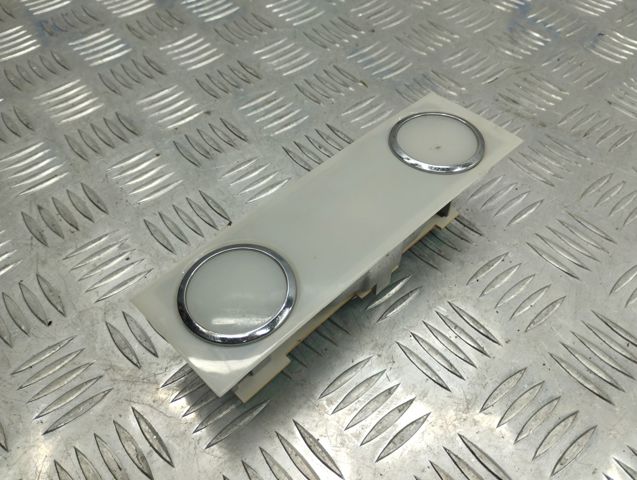 Плафоны внутреннего освещения 7L6947105A VAG