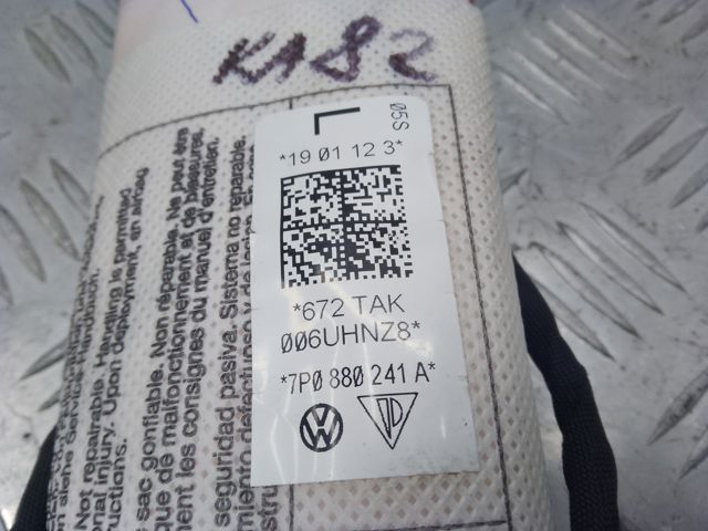 Подушка Айрбег спинки сидения левого 7P0880241A VAG