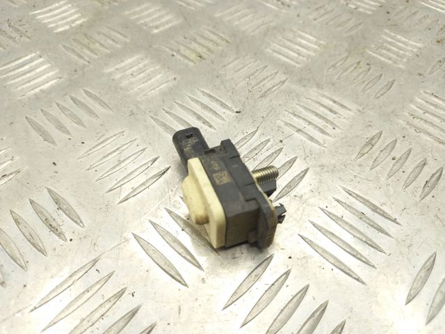 7P0959354 VAG Датчик удара купить в Ужгород