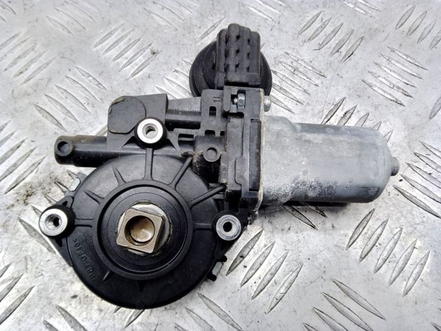 Мотор стеклоподъемника двери передней, правой 807303KG0B NISSAN