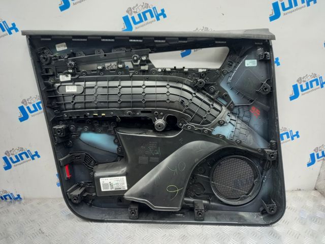Обшивка передней двери правой 80A867104BWFA VAG