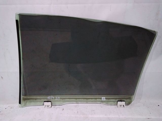 Стекло заднее правое 823004GA0A NISSAN