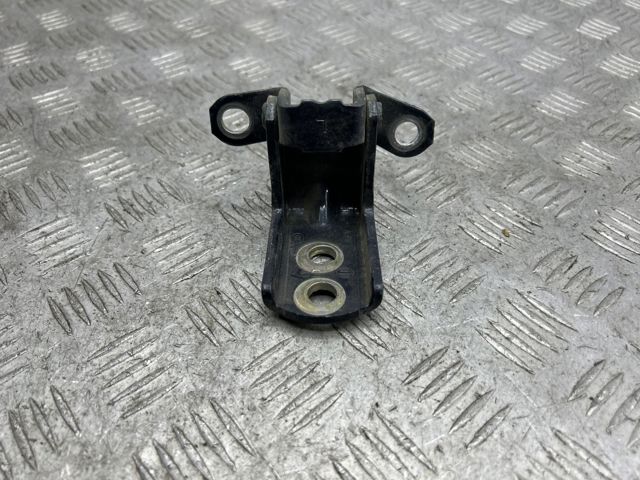 Петля задней левой двери 824214CL0A NISSAN
