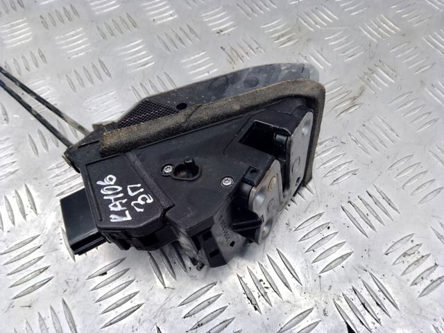 Замок задней правой двери  825003JA0A NISSAN