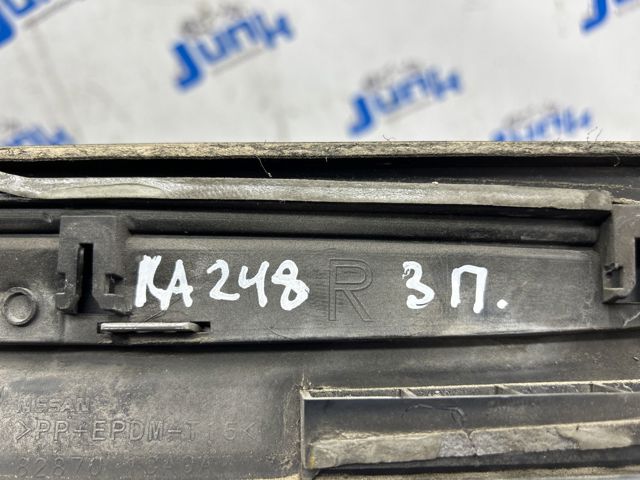 Молдинг задней правой двери, нижний 828701CA0A NISSAN