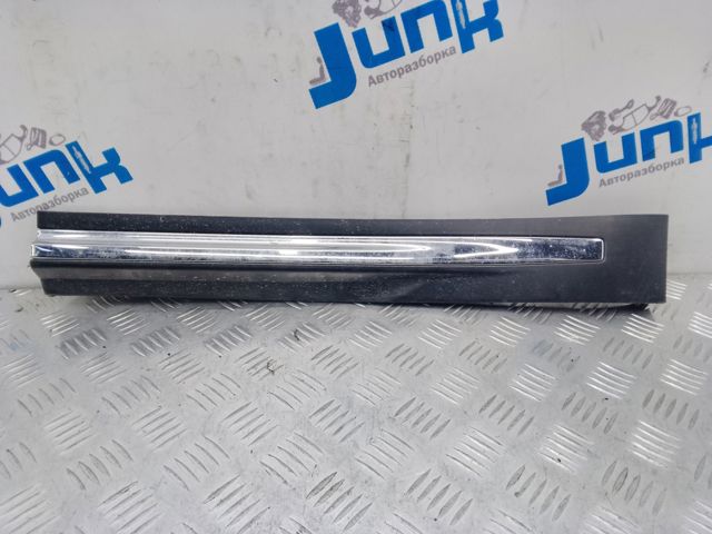 Молдинг задней левой двери, нижний 828711CA0A NISSAN