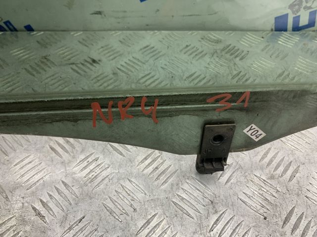 Стекло задней двери, левой 834113EA00 HYUNDAI