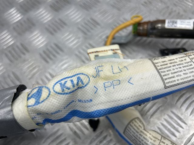 Левая шторка безопасности 85010D5000 HYUNDAI
