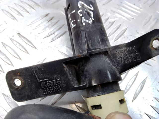 Сопло омывателя фары передней, левой 8520850030 TOYOTA