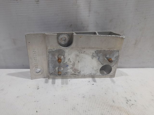 Кронштейн усилителя заднего бампера 852103JA0A NISSAN