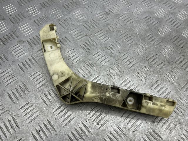 Правое крепление заднего бампера 852261AA0A NISSAN
