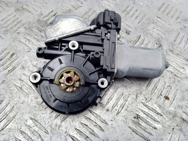 Мотор стеклоподъемника двери задней, правой 8572030431 TOYOTA