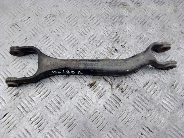 Рычаг/тяга задней подвески продольный нижний, правый 8630785 VOLVO