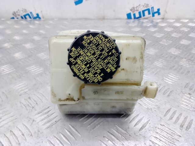 Бачок тормозной жидкости 8683272 VOLVO