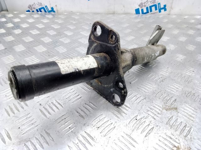 Кронштейн усилителя переднего бампера 8E0807134C VAG