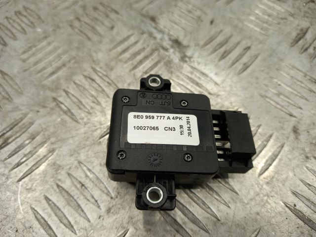 VAG 8E0959777A4PK в наличии Ровно
