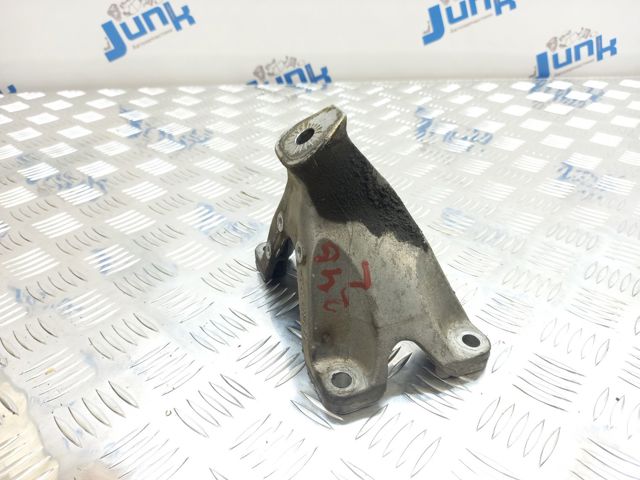 Кронштейн подушки (опоры) двигателя, левой 8K0199307BF VAG