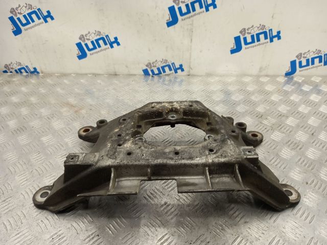 Балка крепления коробки передач 8K0399263BF VAG