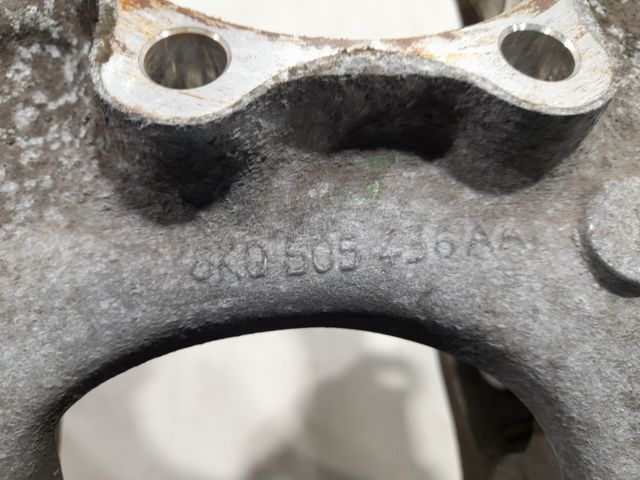 VAG 8K0505436AA Цапфа задняя правая в наличии Днепр