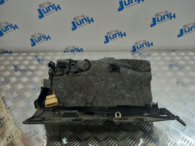 VAG 8K18571246PS Крышка перчаточного ящика (бардачка) в наличии Львов