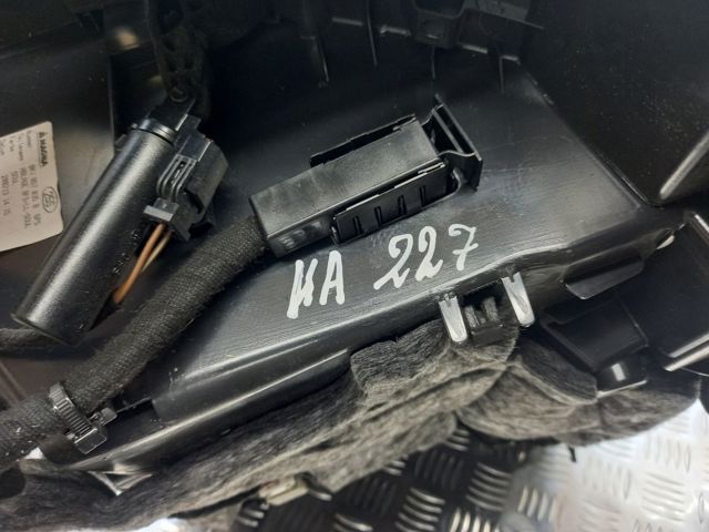 8K18571246PS VAG Крышка перчаточного ящика (бардачка) купить в Ровно