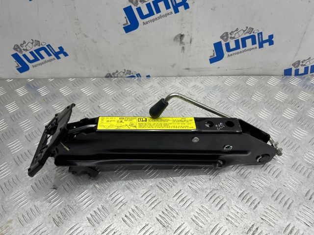 Домкрат автомобильный 8R0011031E VAG