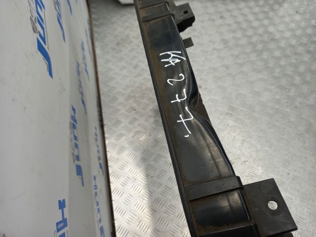 8R0805594D Рамка радиатора купить Украина