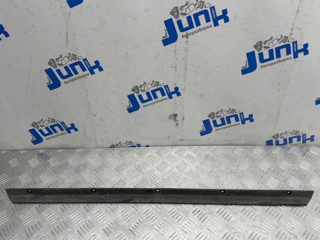 Щит предохранительный 8R0805903 VAG
