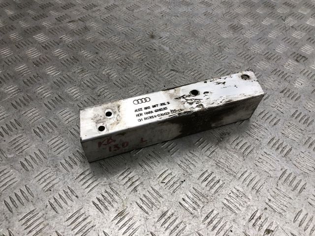 8R0807331D VAG Кронштейн усилителя заднего бампера купить в Днепр