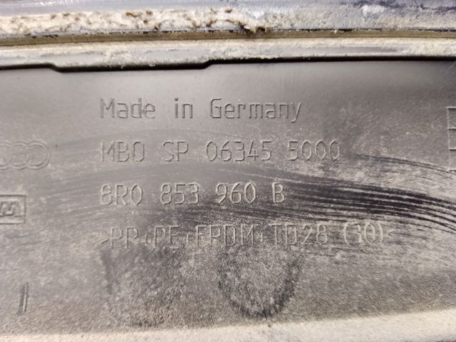 VAG 8R0853960BGRU Молдинг двери передней правой в наличии Харьков