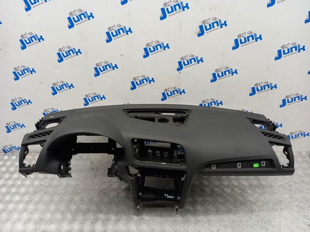 Панель салона передняя "торпедо" 8R1857003G24A VAG