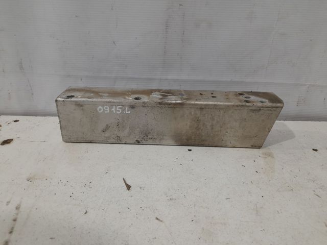 Кронштейн усилителя заднего бампера 8T0807331A VAG