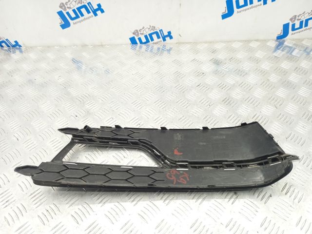 Решетка бампера переднего левая 8T0807681K VAG